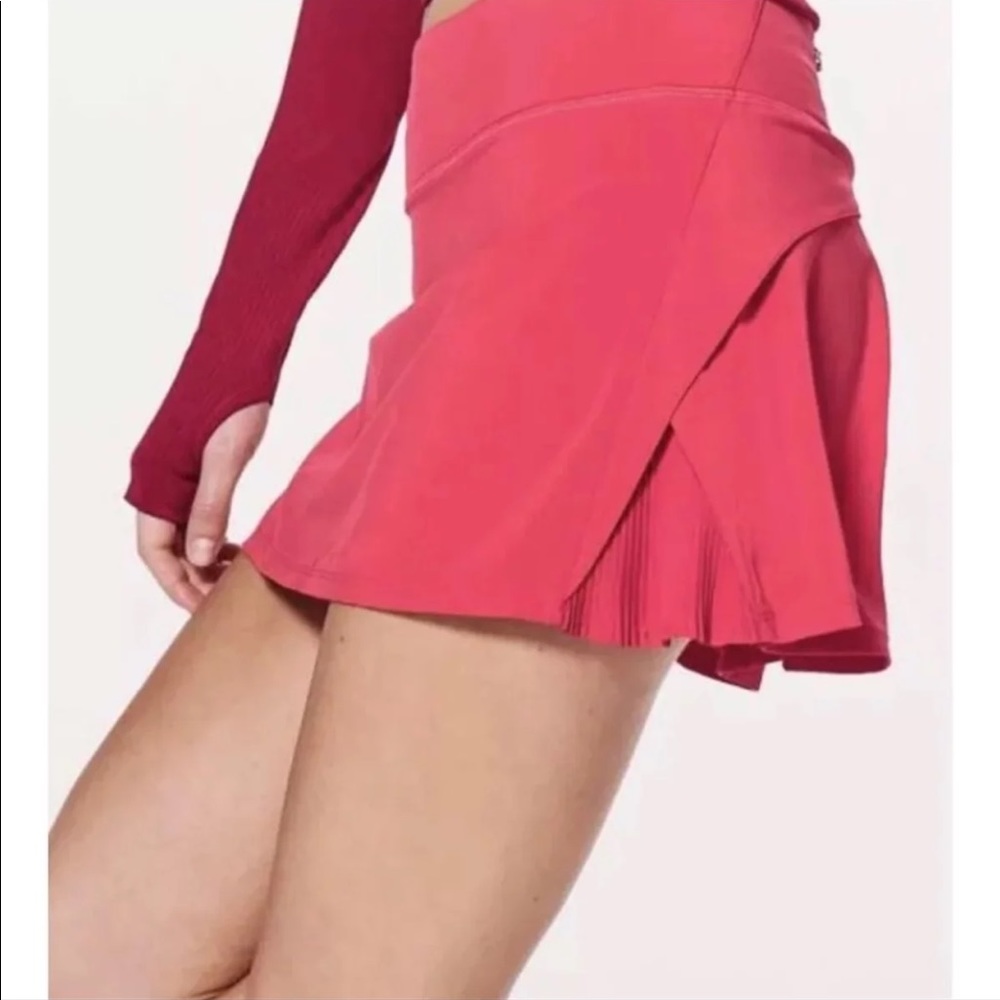 Lululemon play off the pleats skirt
